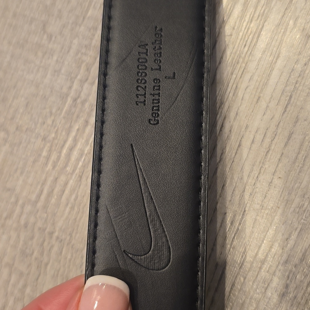 G flex black leather nike belt adjustable 38" - 45" Mens Silver Buckle EUC - Picture 2 of 5